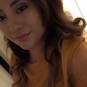 Meet your Posher, Mayra